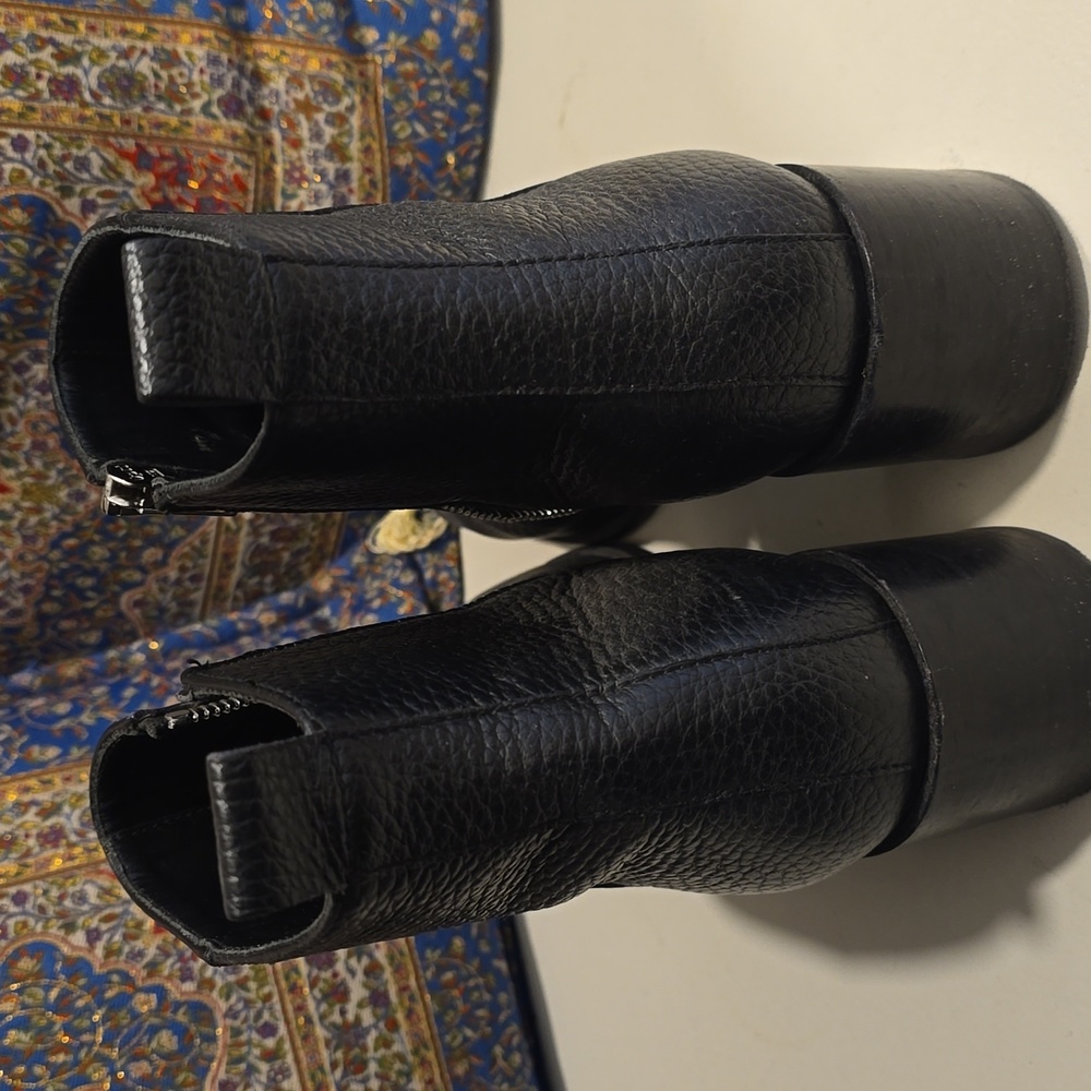 Everlane Pebbled Leather Ankle Boots View 3